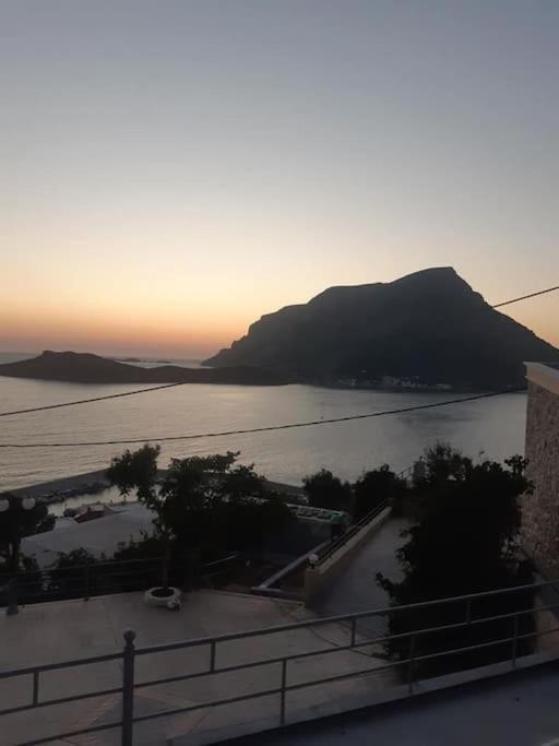Panos Renos Studio, A Cozy Home By The Beach! Myrties Dış mekan fotoğraf